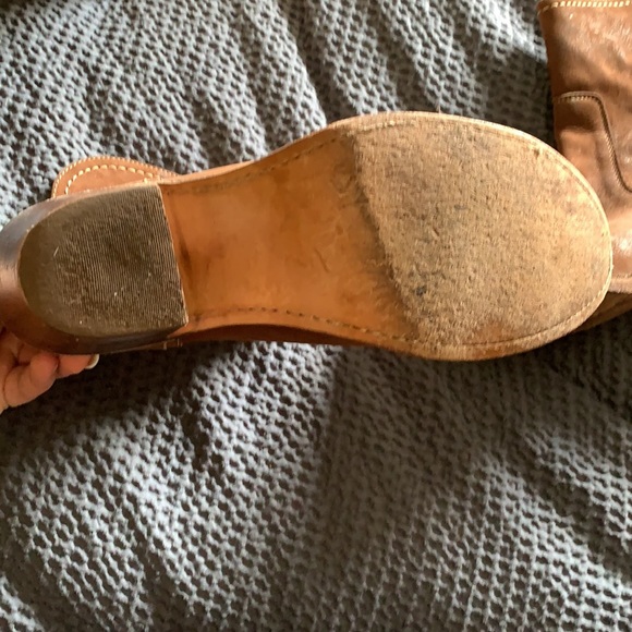 Frye boots size 9.5. Hardly worn - Picture 2 of 7